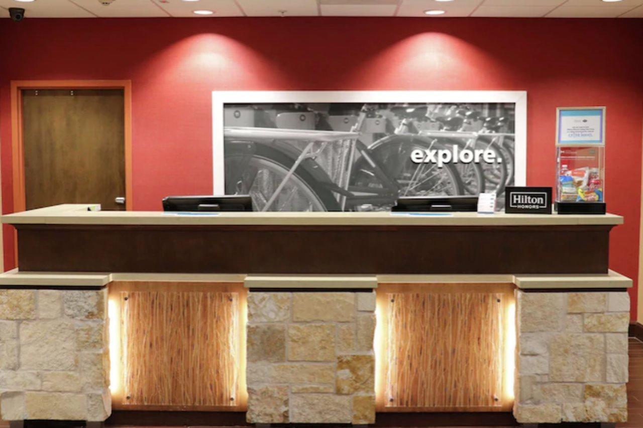 Hampton Inn Austin Oak Hill Екстериор снимка