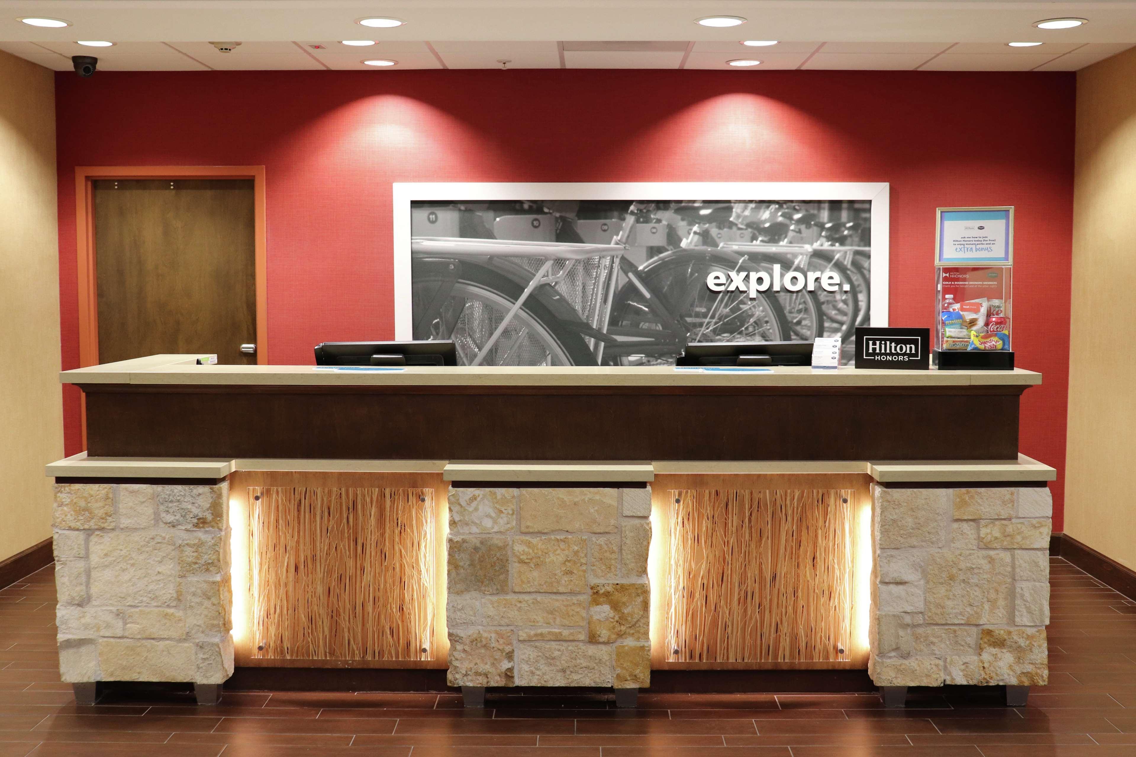 Hampton Inn Austin Oak Hill Екстериор снимка