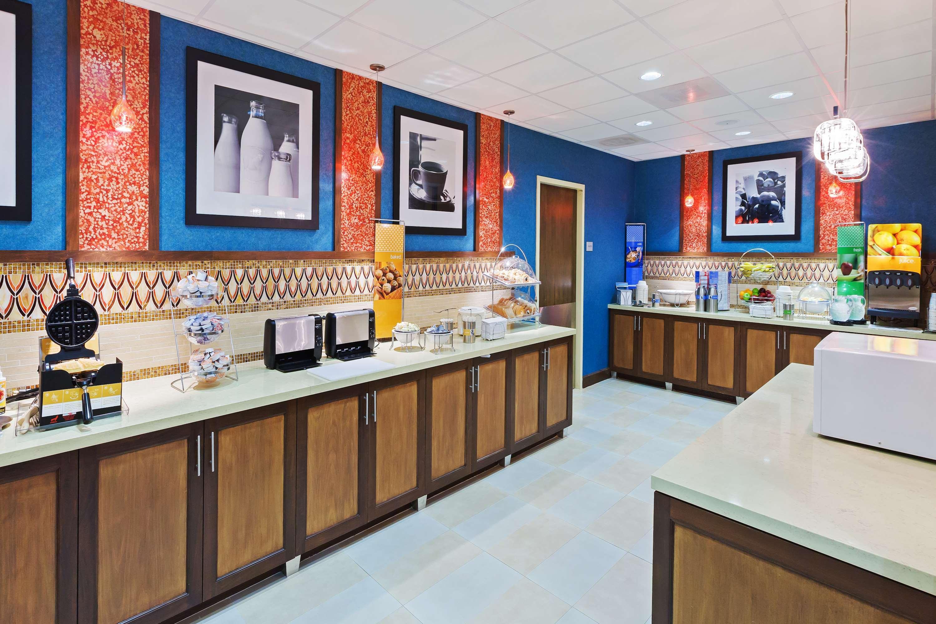 Hampton Inn Austin Oak Hill Екстериор снимка