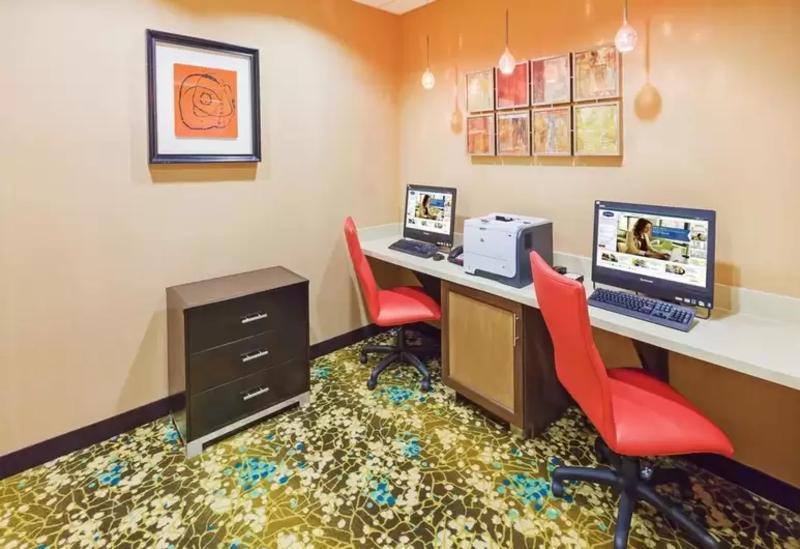 Hampton Inn Austin Oak Hill Екстериор снимка